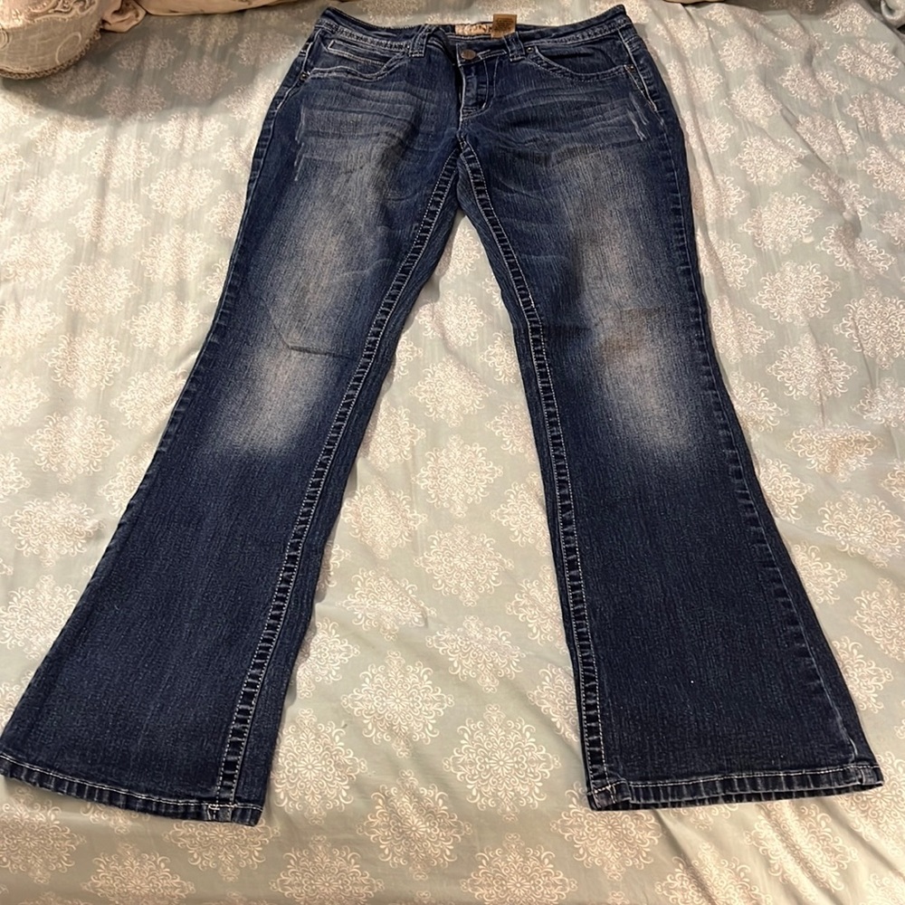 Gently loved Hybrid and company size 9